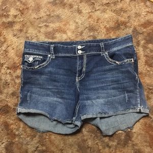 Size 16 Maurices Shorts!